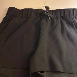 Lululemon black on the fly 2.5” shorts